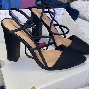 ALDO Black heels NWT